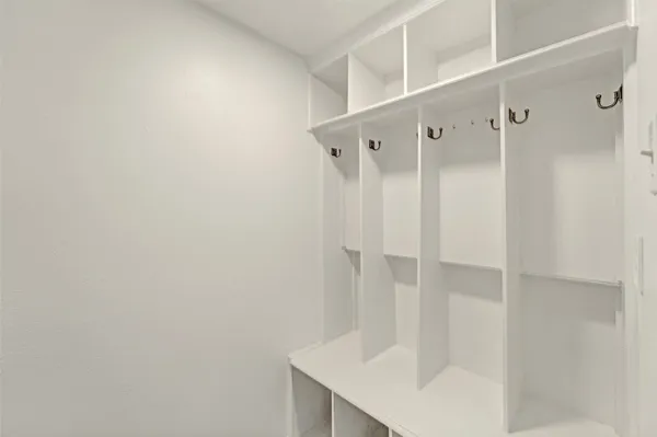 $476,500 | 17 East Wandering Oak Drive, The Woodlands, TX 77381