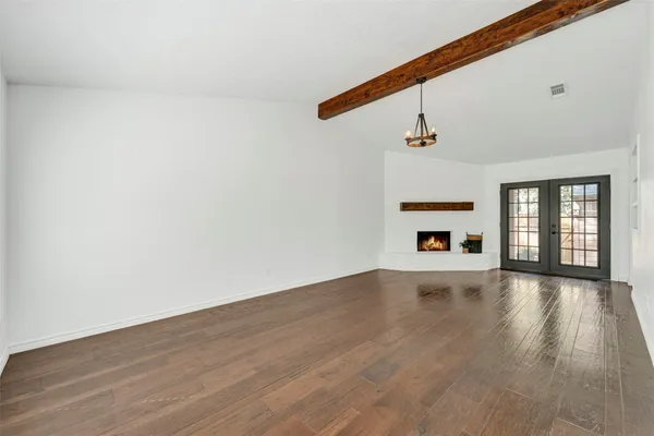 $476,500 | 17 East Wandering Oak Drive, The Woodlands, TX 77381