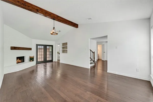 $476,500 | 17 East Wandering Oak Drive, The Woodlands, TX 77381