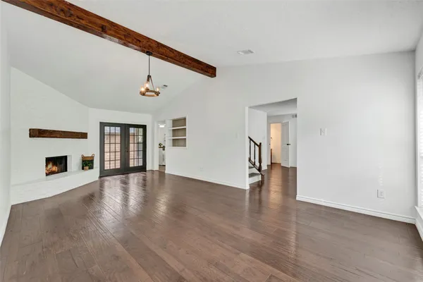 $476,500 | 17 East Wandering Oak Drive, The Woodlands, TX 77381