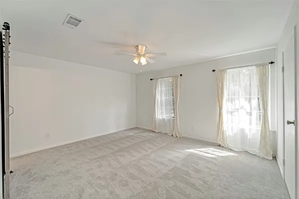 $476,500 | 17 East Wandering Oak Drive, The Woodlands, TX 77381