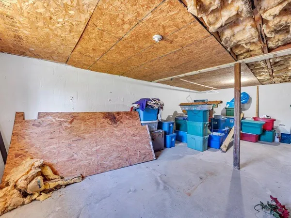 a view of a garage