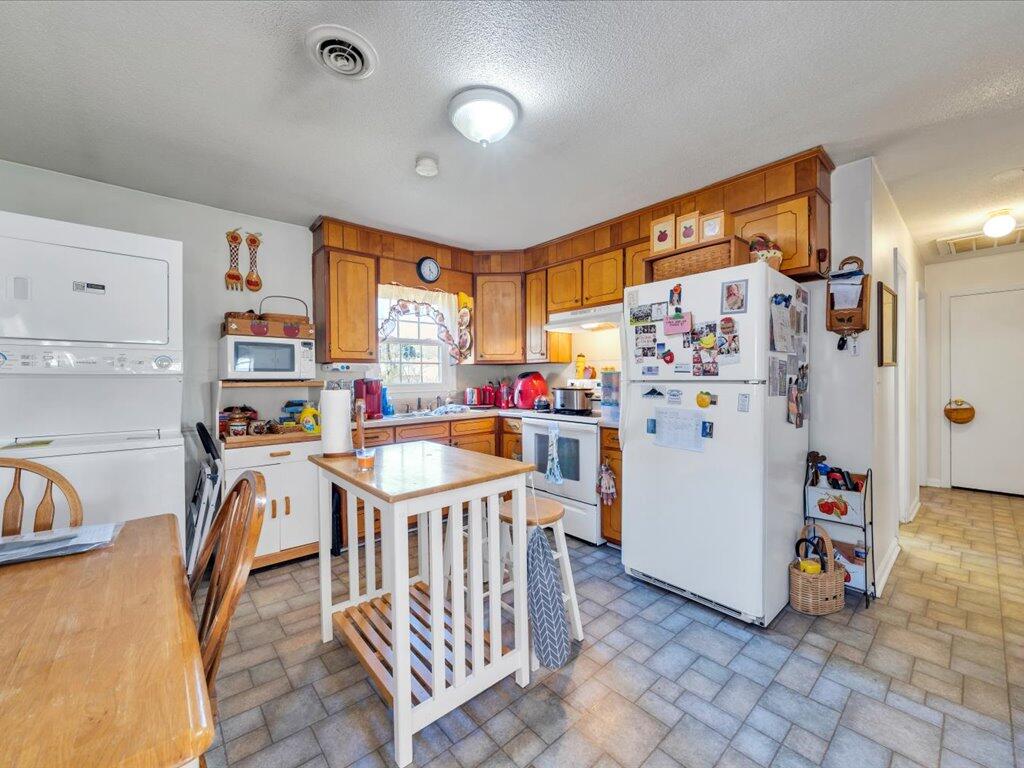 334 Miles Road Collinsville, VA 24078 - Photo 7 of 31 07-MIB01513