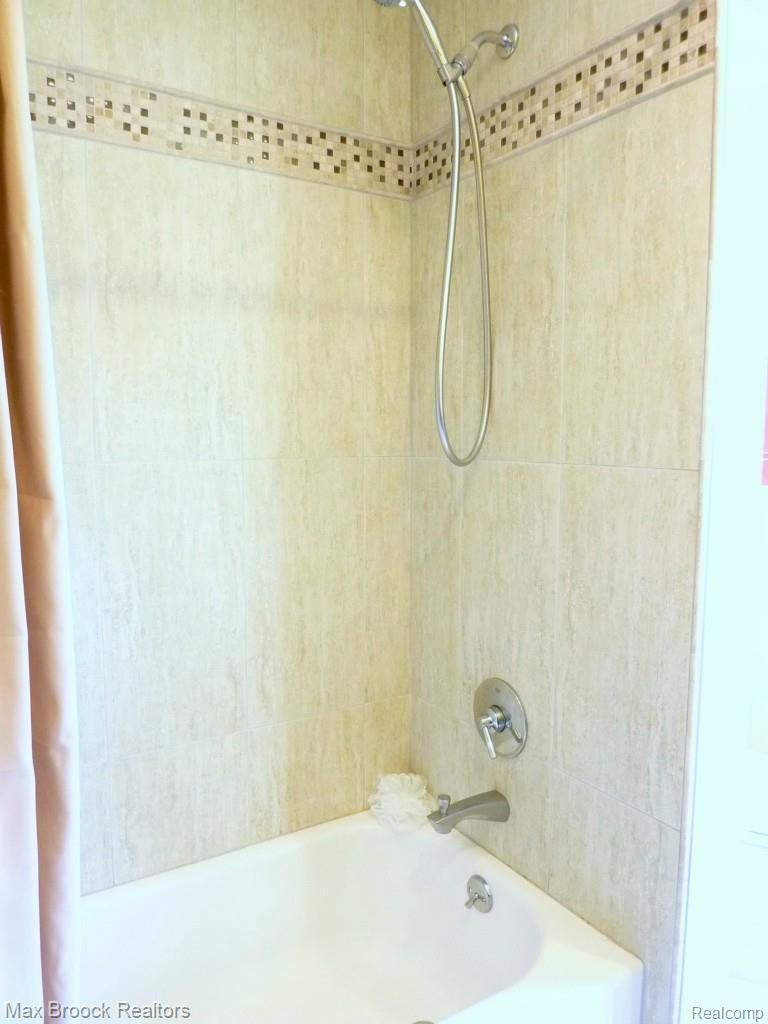 3959 Shellmarr Lane Bloomfield Hills, MI 48302 - Photo 62 of 86 Stunning Bath/Shower