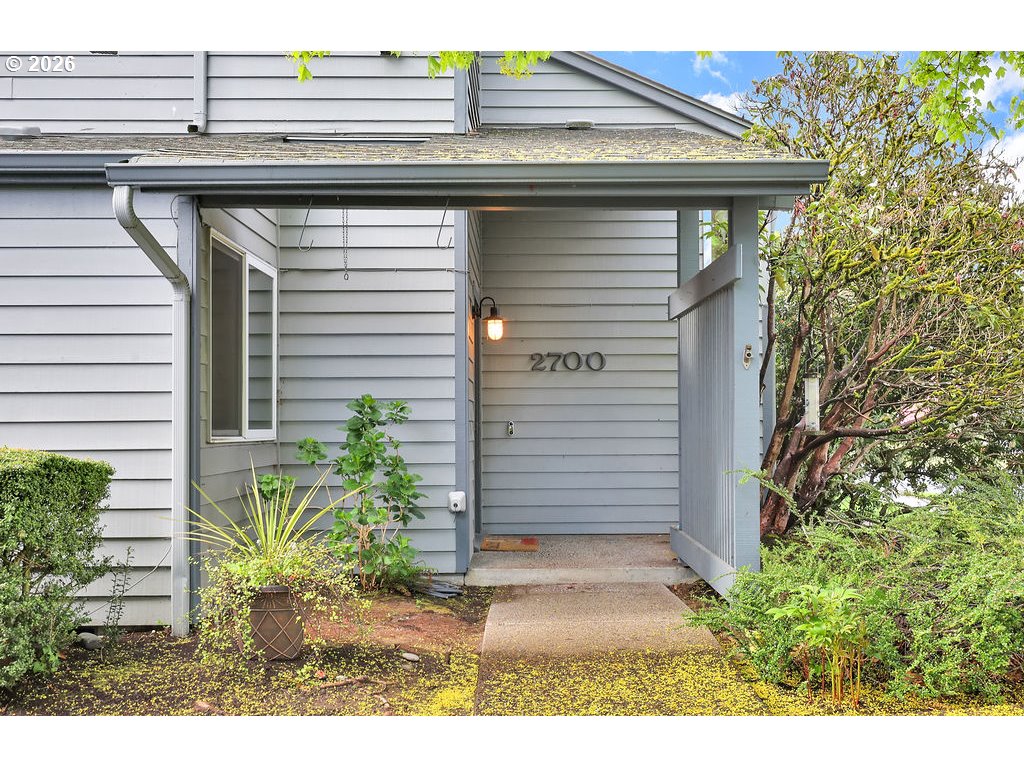 2700 Harlow Road Eugene, OR 97401 - Photo 2 of 35