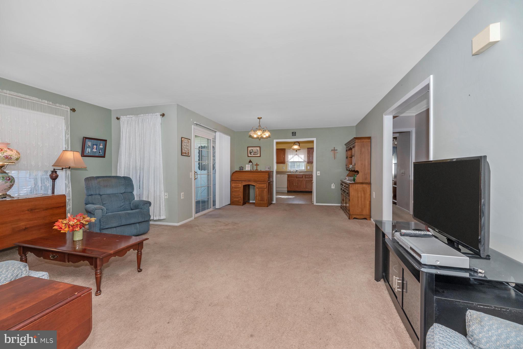 7067 Catalpa Road Frederick, MD 21703 - Photo 7 of 62 Living Room