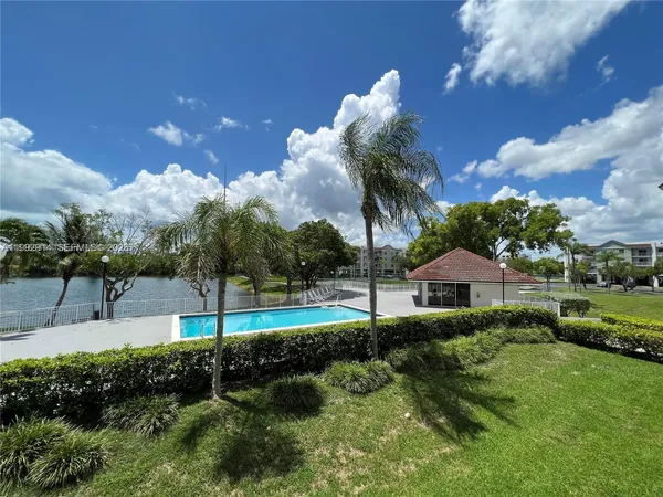 $240,000 | 8240 Southwest 210th Street, Unit 319, Cutler Bay, FL 33189