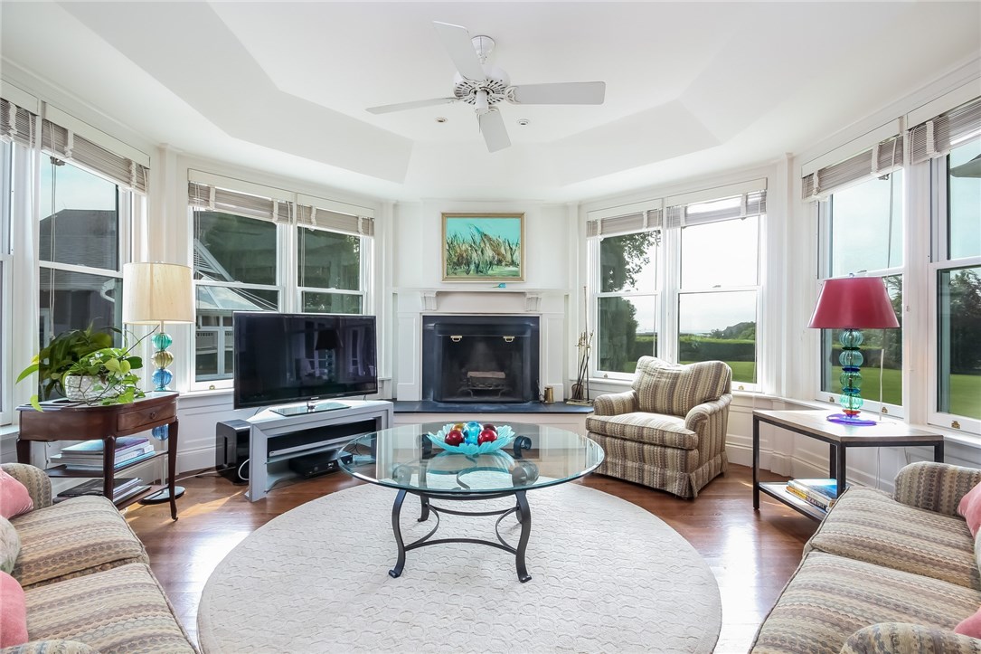 165 Boston Neck Road Narragansett, RI 02882 - Photo 12 of 40 Family Room