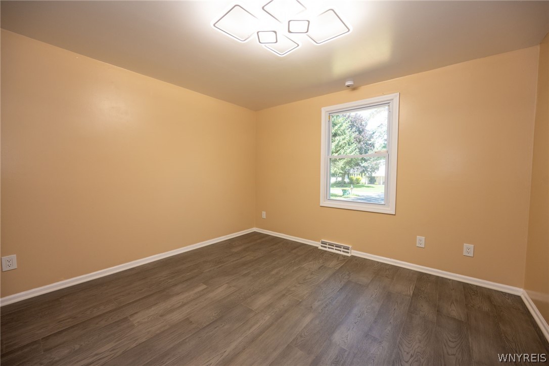 7124 Ridgewood Drive Lockport, NY 14094 - Photo 18 of 50