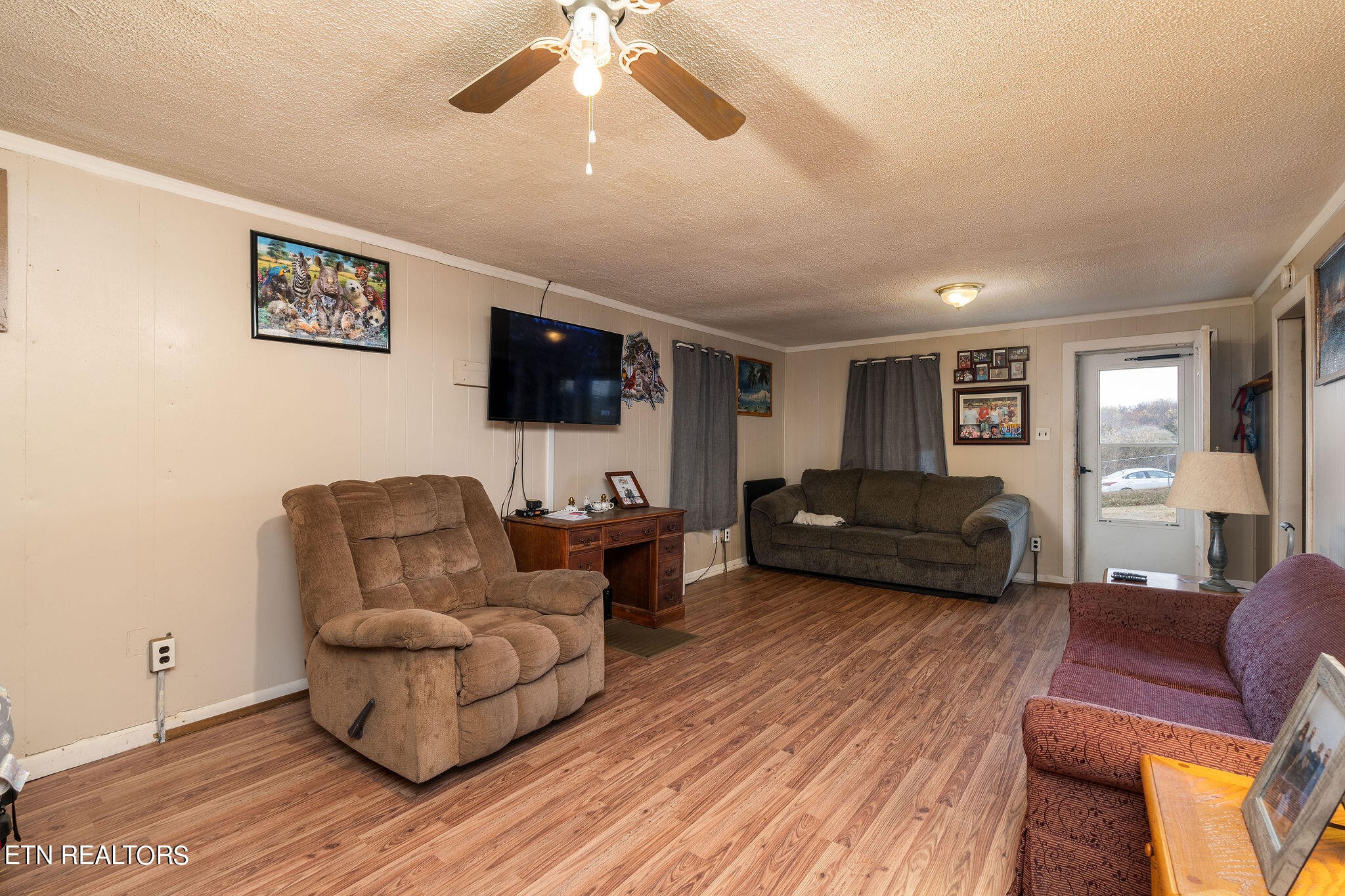 1371 Ridgecrest Avenue Kingsport, TN 37660 - Photo 3 of 28 Gallery Image 3