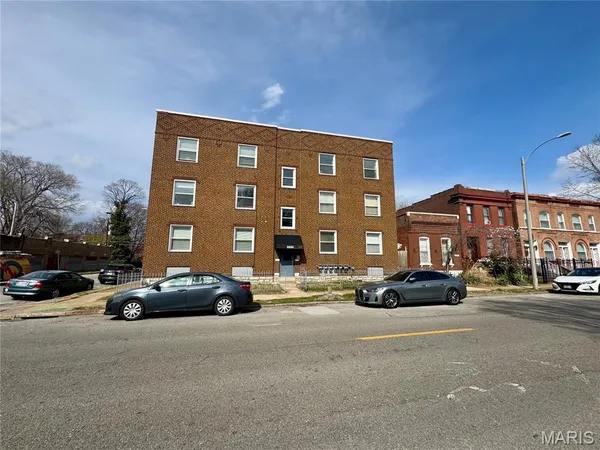 $1,050 | 3225 Arsenal Street, Unit 1W, St. Louis, MO 63118
