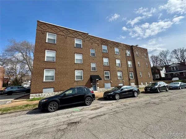 $1,050 | 3225 Arsenal Street, Unit 1W, St. Louis, MO 63118