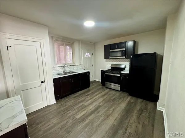 $1,050 | 3225 Arsenal Street, Unit 1W, St. Louis, MO 63118