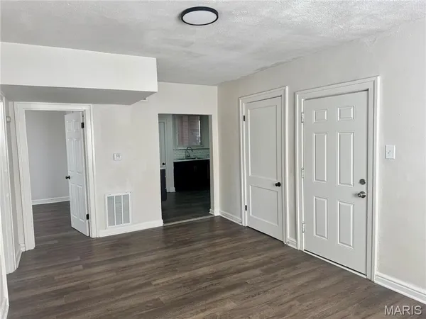 $1,050 | 3225 Arsenal Street, Unit 1W, St. Louis, MO 63118