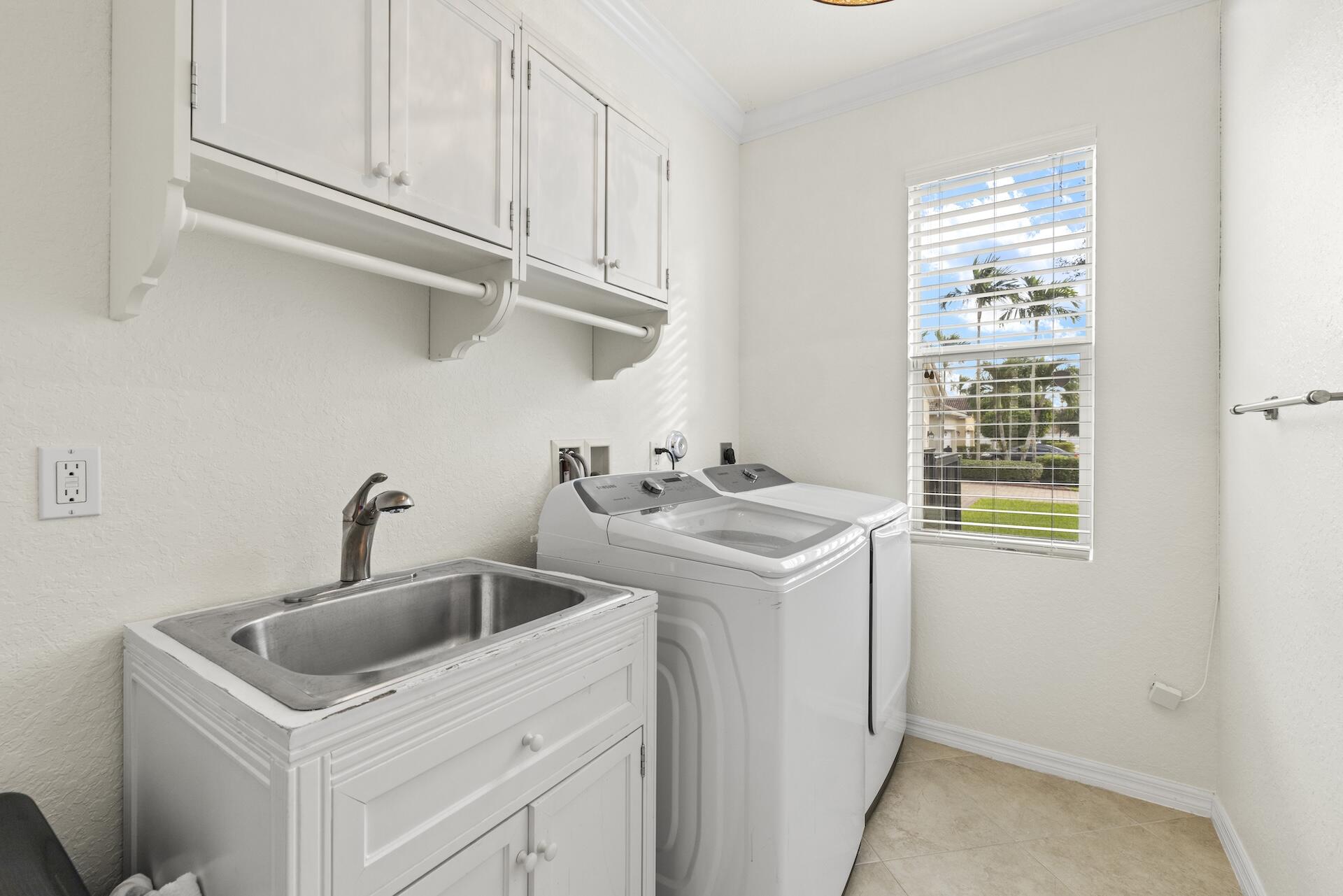 8364 Lyons Ranches Road Boynton Beach, FL 33472 - Photo 15 of 41 Laundry Room