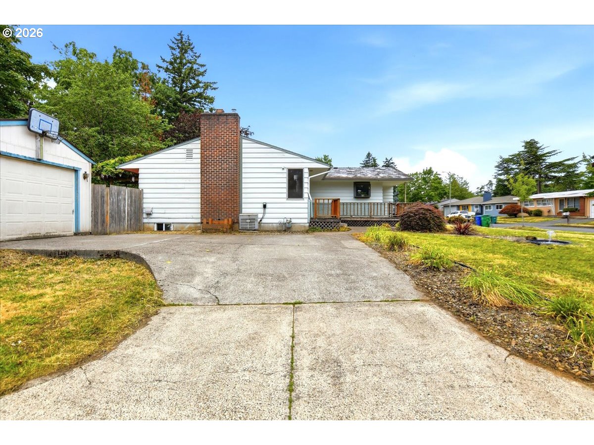 10834 Southeast Long Street Portland, OR 97266 - Photo 28 of 38