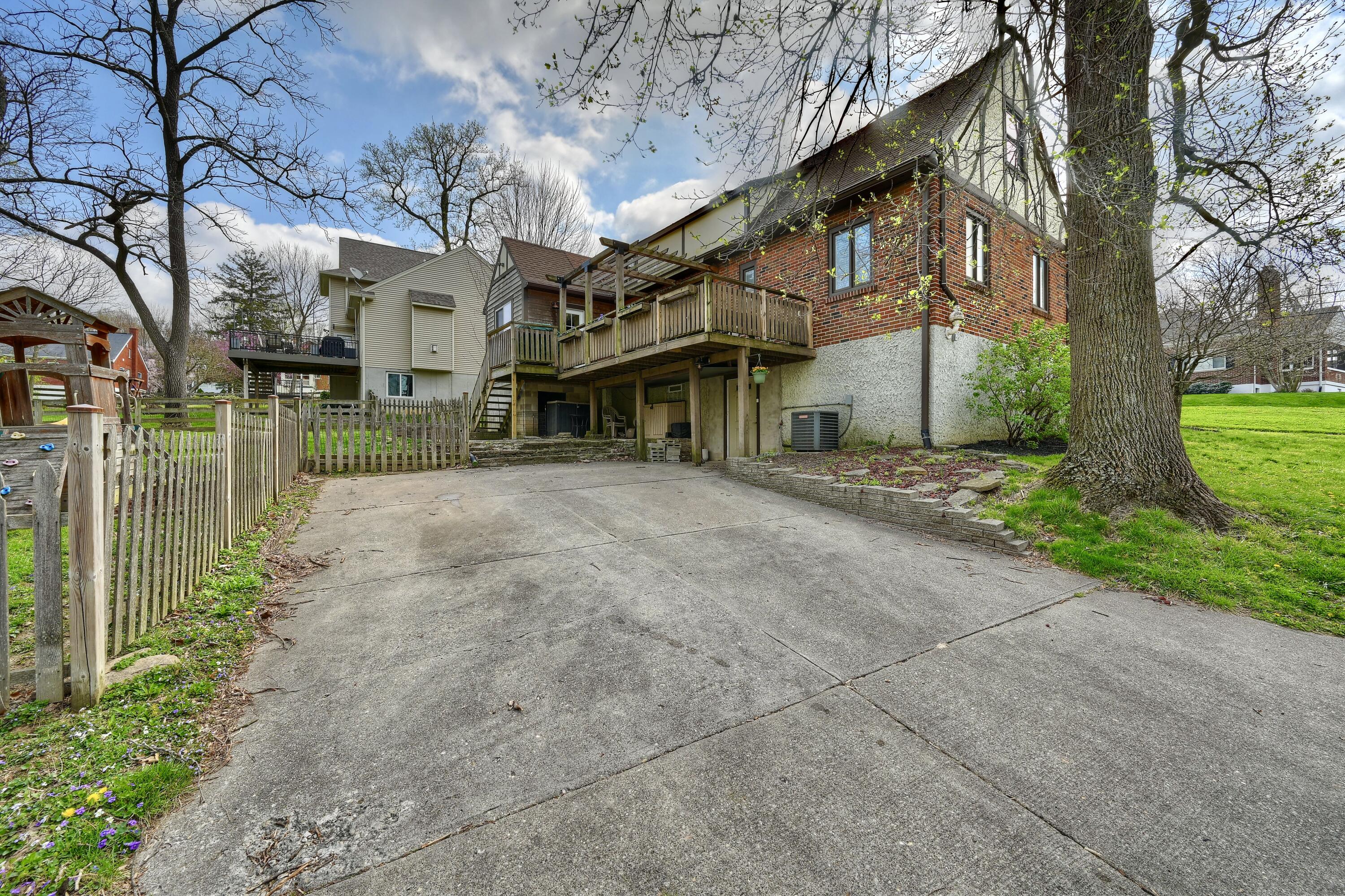 13 Kennedy Road Fort Wright, KY 41011 - Photo 4 of 30 Gallery Image 4