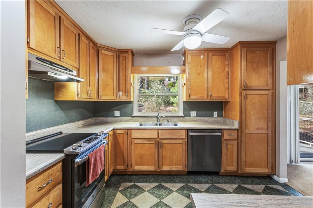 3194 Isoline Way Smyrna, GA 30080 - Photo 3 of 35