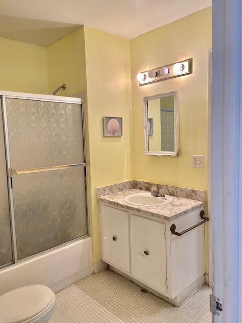 8617 Boca Drive Boca Raton, FL 33433 - Photo 14 of 19 Bathroom