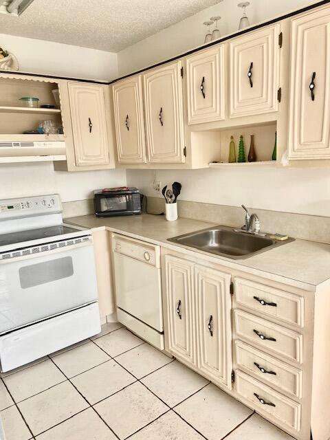 8617 Boca Drive Boca Raton, FL 33433 - Photo 4 of 19 Kitchen
