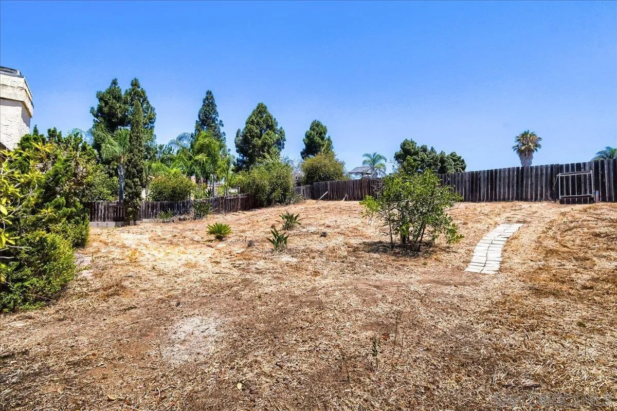 1555 Del Mar Road Oceanside, CA 92057 - Photo 26 of 32