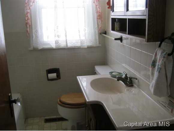 2348 South 8th Street Springfield, IL 62703 - Photo 6 of 7