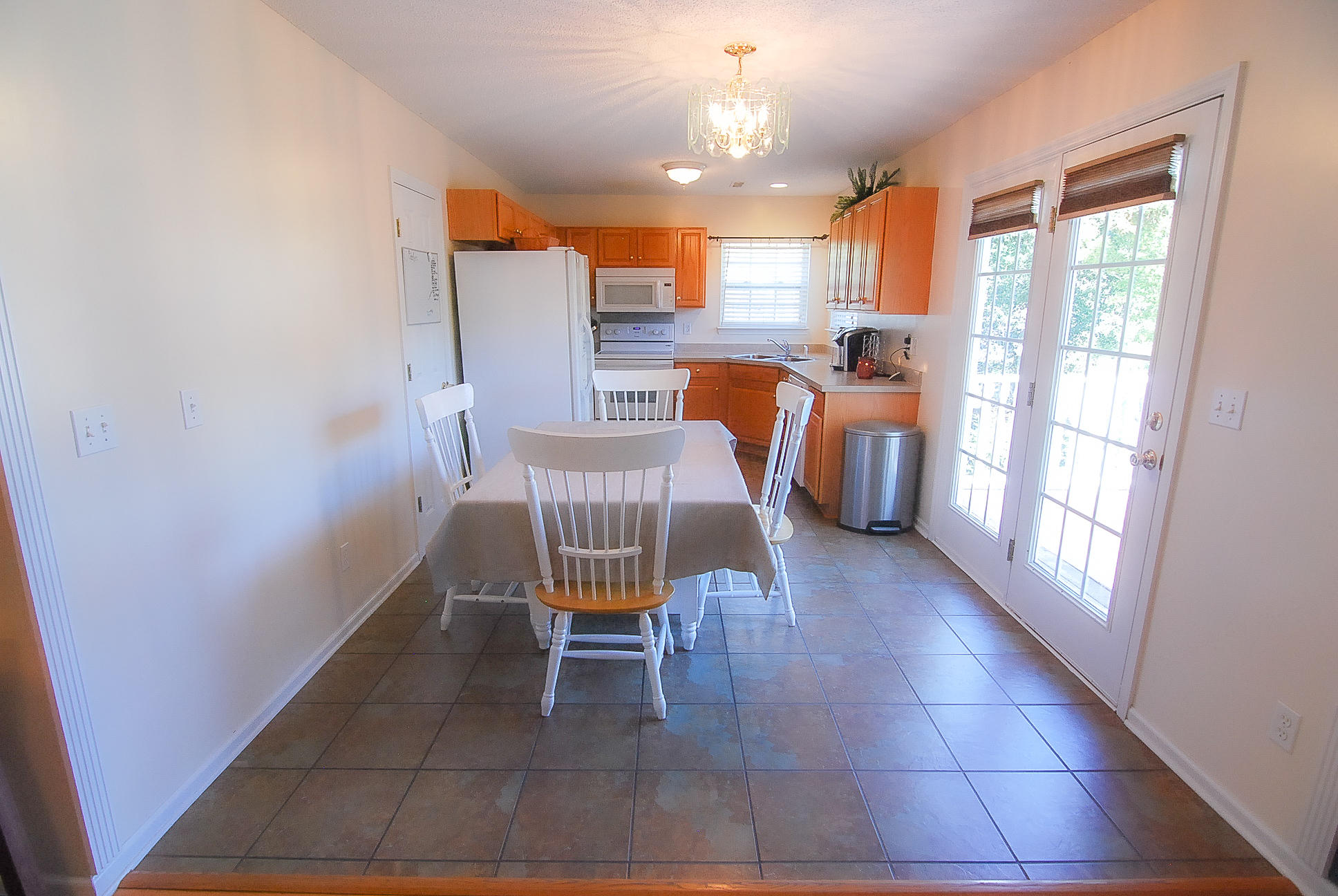 1318 Lantern Road Summerville, SC 29486 - Photo 6 of 26 DSC_0496