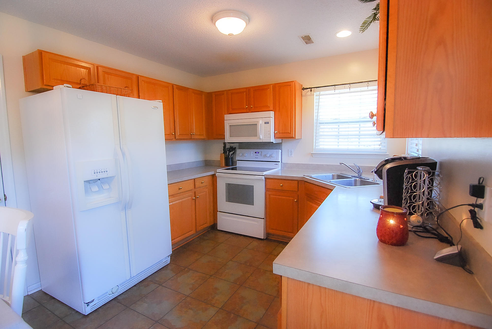 1318 Lantern Road Summerville, SC 29486 - Photo 8 of 26 DSC_0494