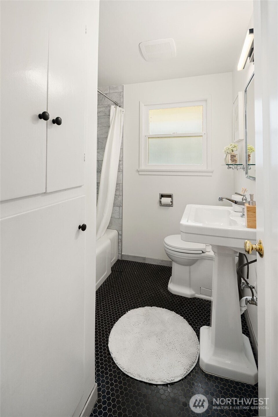 2265 Northeast 73rd Street Seattle, WA 98115 - Photo 16 of 32
