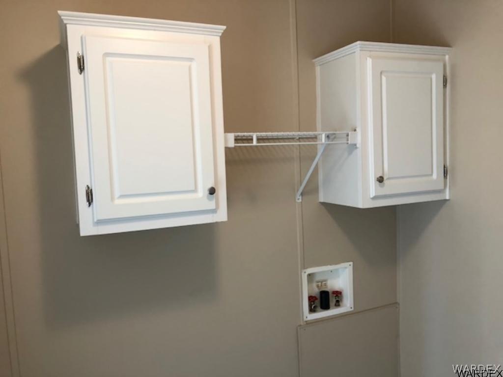3158 West Malibu Road, Unit 3 Golden Valley, AZ 86413 - Photo 16 of 30 Laundry room