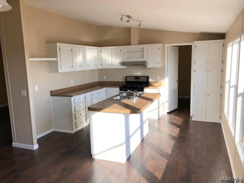 3158 West Malibu Road, Unit 3 Golden Valley, AZ 86413 - Photo 7 of 30 From Dining to Kitchen