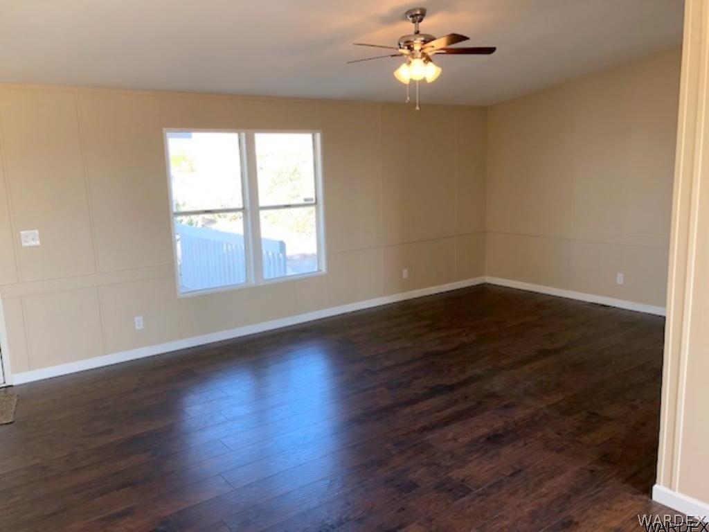 3158 West Malibu Road, Unit 3 Golden Valley, AZ 86413 - Photo 9 of 30 Living area