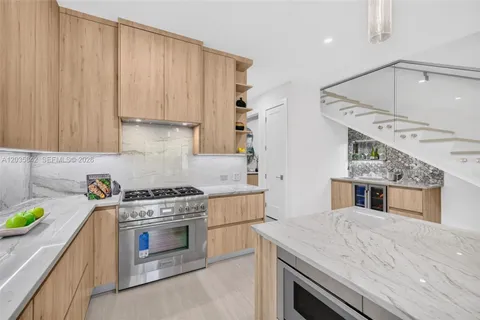 $1,525,000 | 910 Southeast 13th Street, Fort Lauderdale, FL 33316