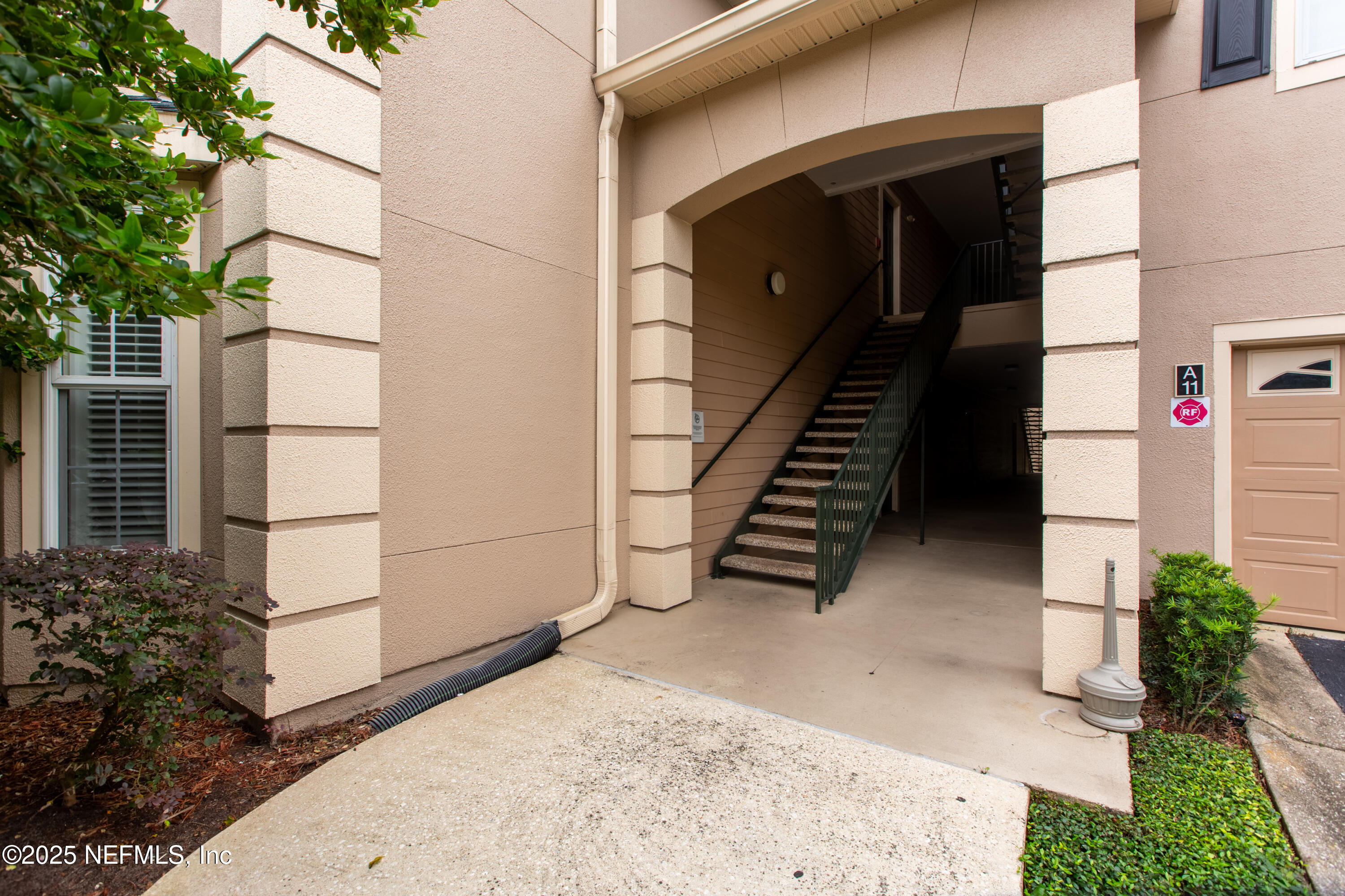 13810 Sutton Park Drive North, Unit 1120 Jacksonville, FL 32224 - Photo 23 of 24 a view of entryway with a front door