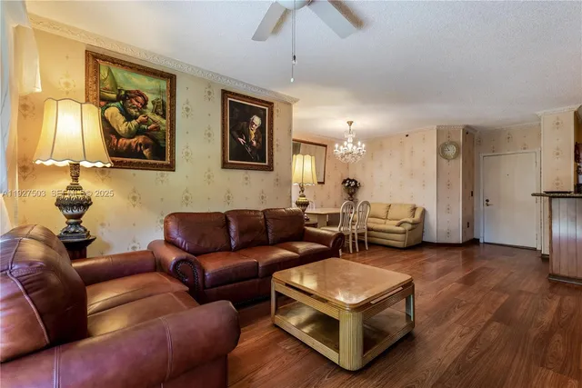 $2,800 | 19601 East Country Club Drive, Unit 7102, Aventura, FL 33180