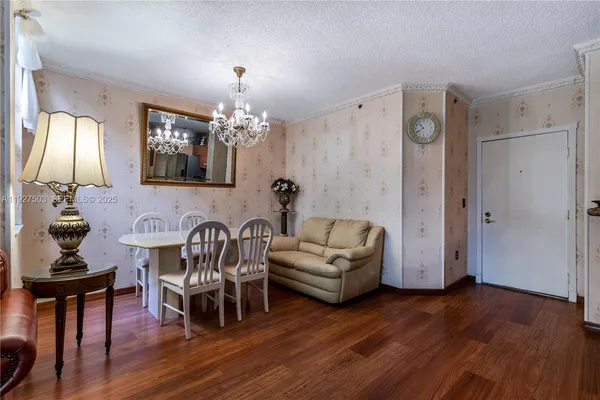 $2,800 | 19601 East Country Club Drive, Unit 7102, Aventura, FL 33180