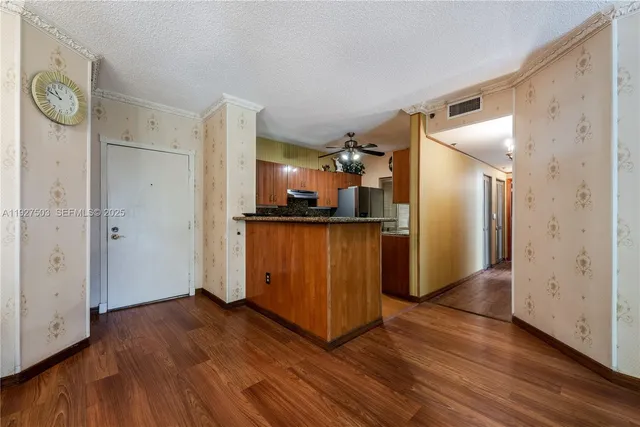 $2,800 | 19601 East Country Club Drive, Unit 7102, Aventura, FL 33180