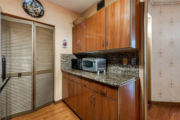 $2,800 | 19601 East Country Club Drive, Unit 7102, Aventura, FL 33180