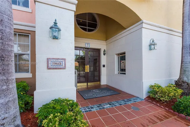 $2,800 | 19601 East Country Club Drive, Unit 7102, Aventura, FL 33180