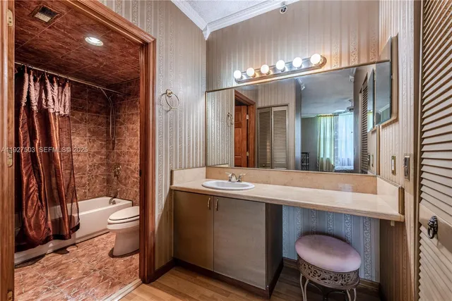 $2,800 | 19601 East Country Club Drive, Unit 7102, Aventura, FL 33180