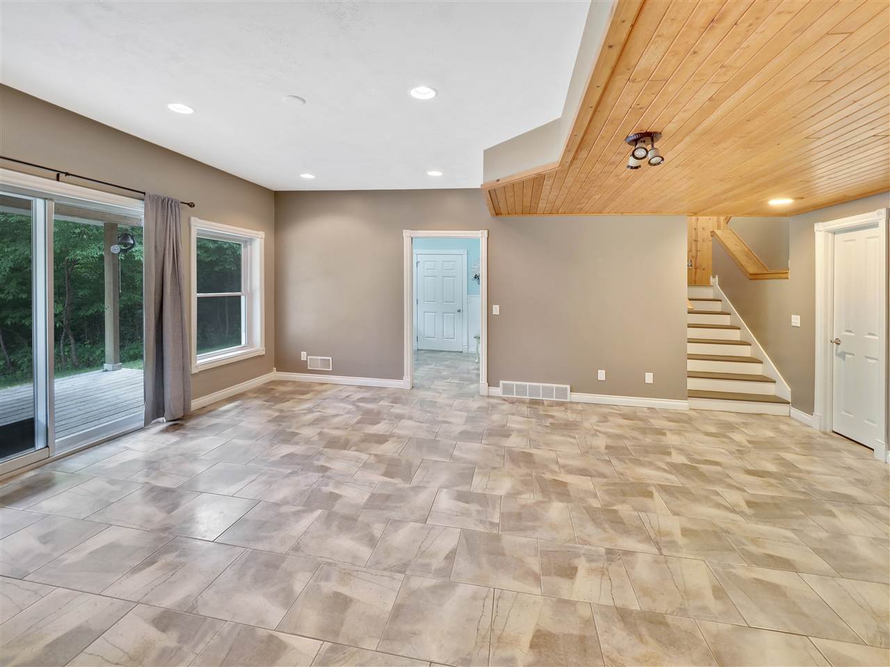5332 Hanna Road Williamsburg, MI 49690 - Photo 15 of 26 1877554-14.JPG