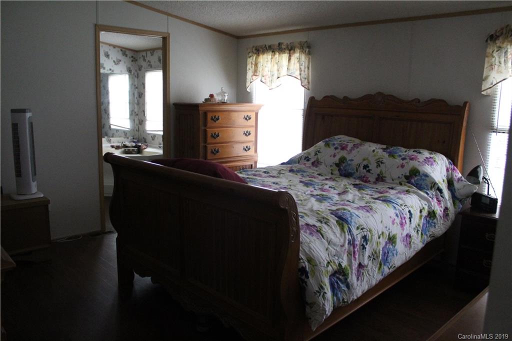 482 Chief Thomas Road Harmony, NC 28634 - Photo 14 of 21 Gallery Image 14