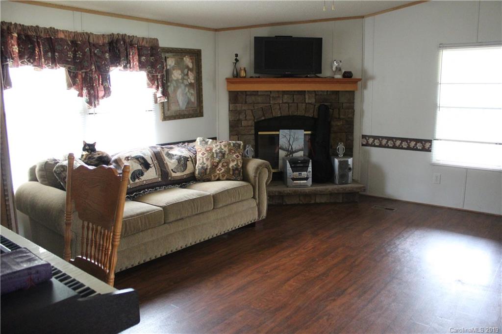 482 Chief Thomas Road Harmony, NC 28634 - Photo 8 of 21 Gallery Image 8