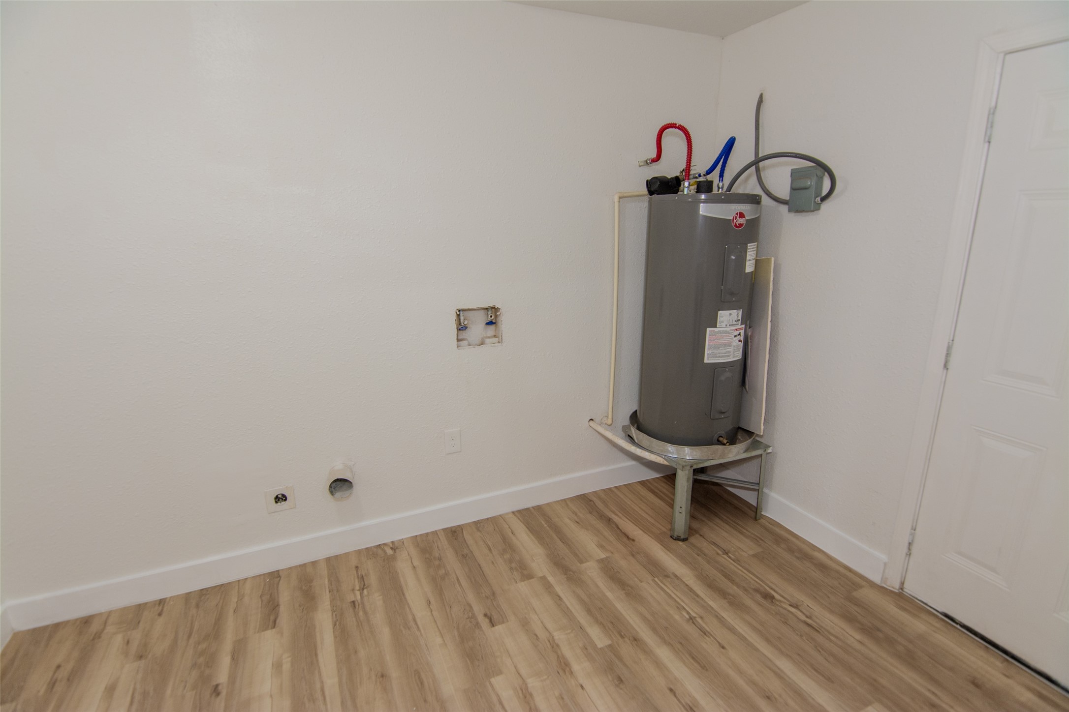 10815 Ritow Street Houston, TX 77089 - Photo 6 of 12 a view of a room with wooden floor