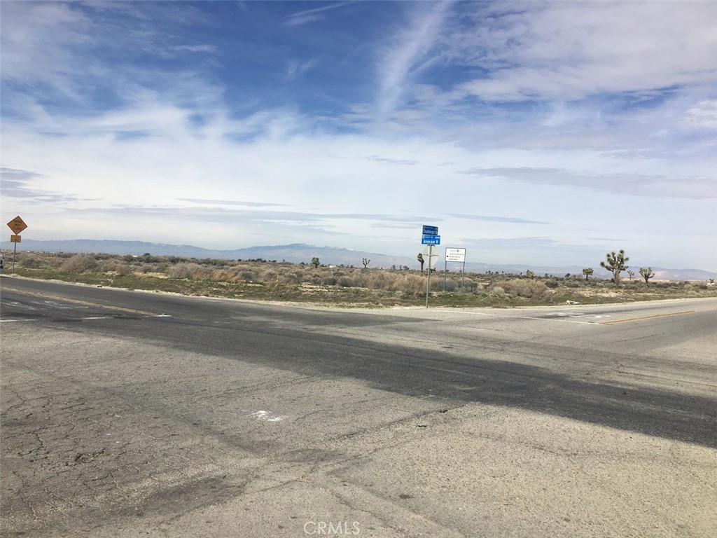 220 Unit Nog Lancaster, CA 93535 - Photo 2 of 4