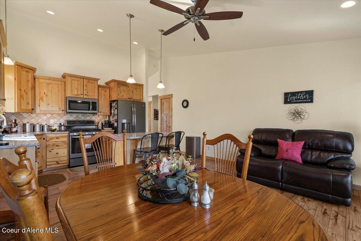7881 West Kayak Court Rathdrum, ID 83858 - Photo 16 of 42 16-Dining Area