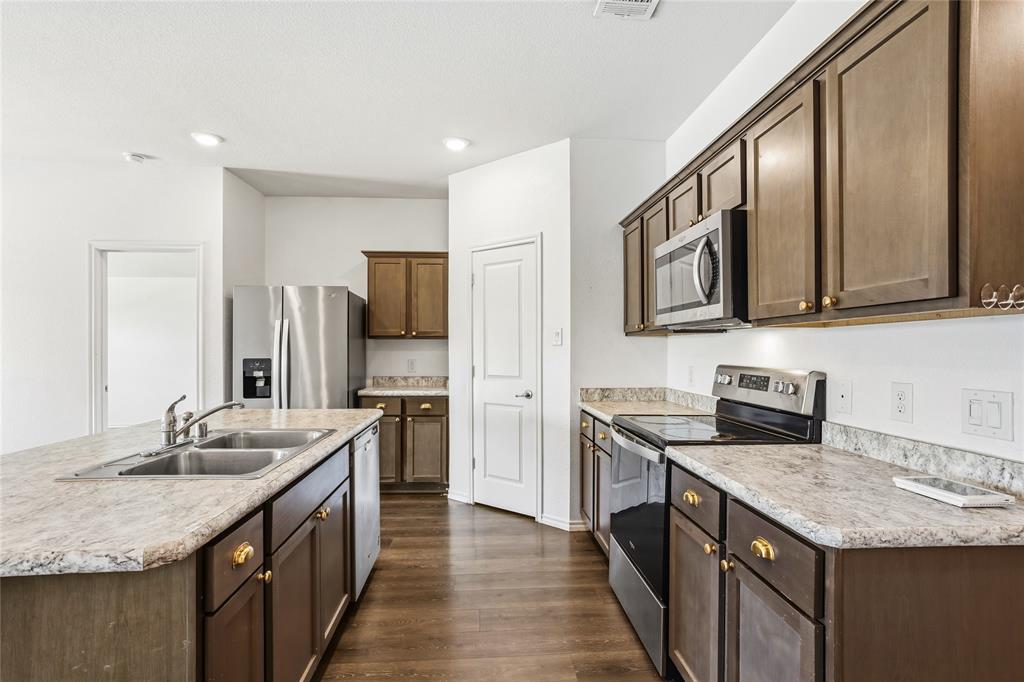 3006 Pitchfork Way Forney, TX 75126 - Photo 6 of 34 View of kitchen