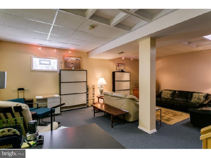 313 Main Street Delran, NJ 08075 - Photo 19 of 21 Family Room