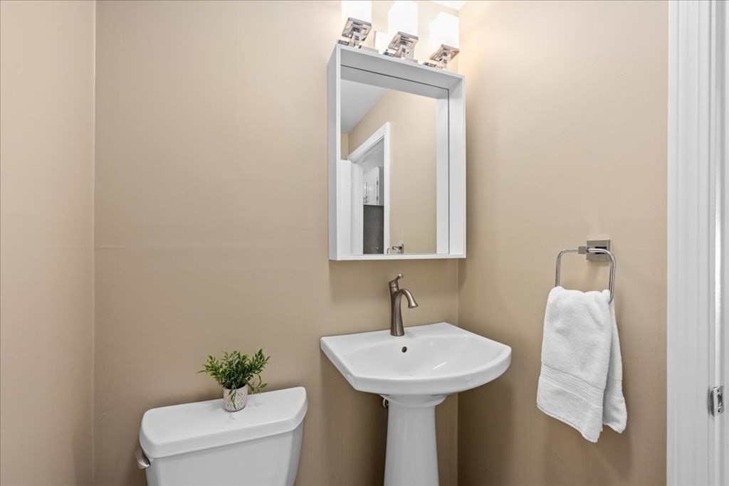 5 Flagg Road Southborough, MA 01772 - Photo 12 of 42 Gallery Image 12