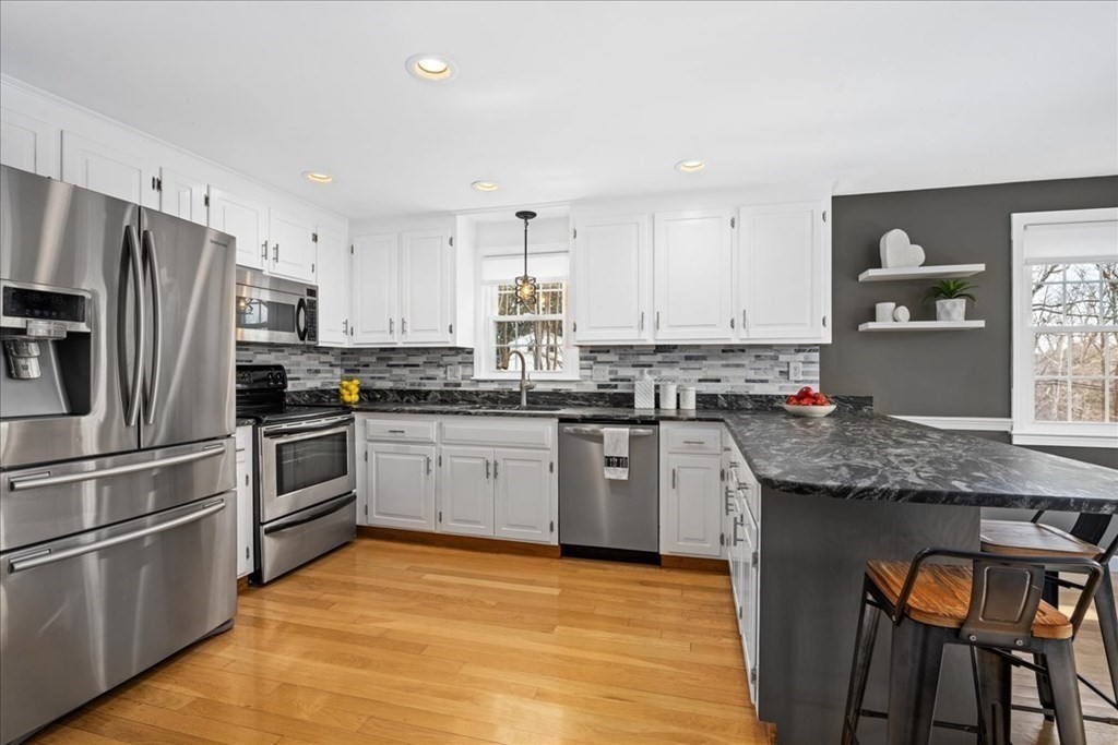 5 Flagg Road Southborough, MA 01772 - Photo 7 of 42 Gallery Image 7